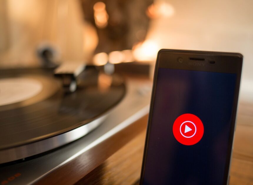 Google Podcasts will soon be discontinued.  Users are encouraged to switch to YouTube Music